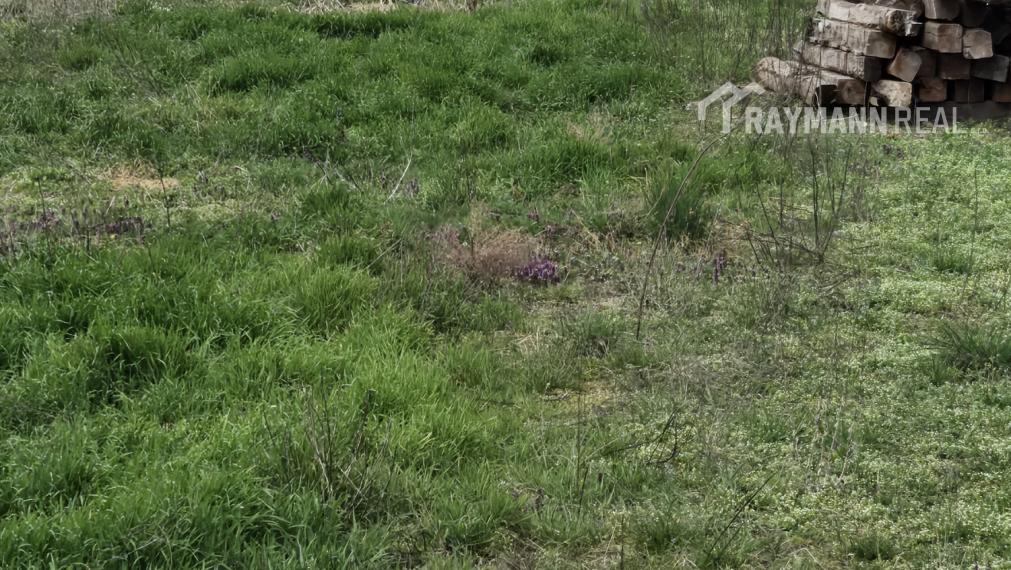 Exkluzívny stavebný pozemok v centre obce Vyšný Lánec.