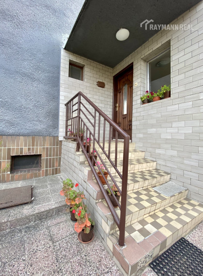 Ponúkam na predaj rodinný dom na Popradskej.