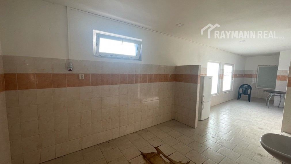 Na prenájom obchodné priestory na Terase.