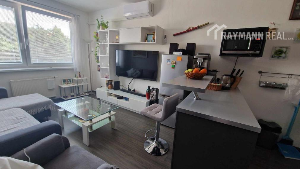 Na prenájom pekný 2-izbový byt Na hore