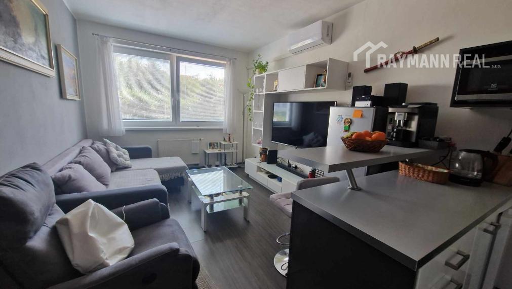 Na prenájom pekný 2-izbový byt Na hore