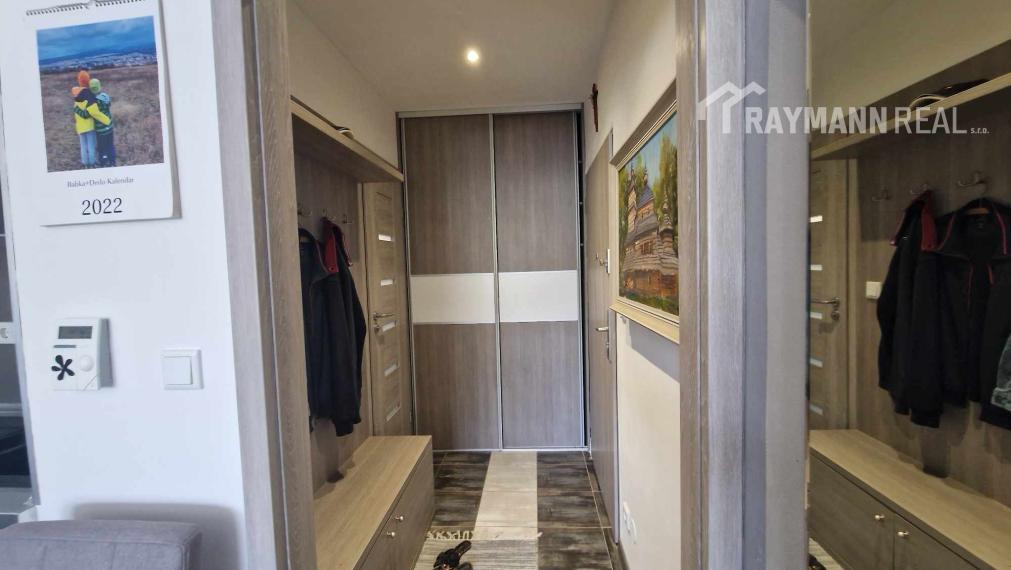 Na prenájom pekný 2-izbový byt Na hore