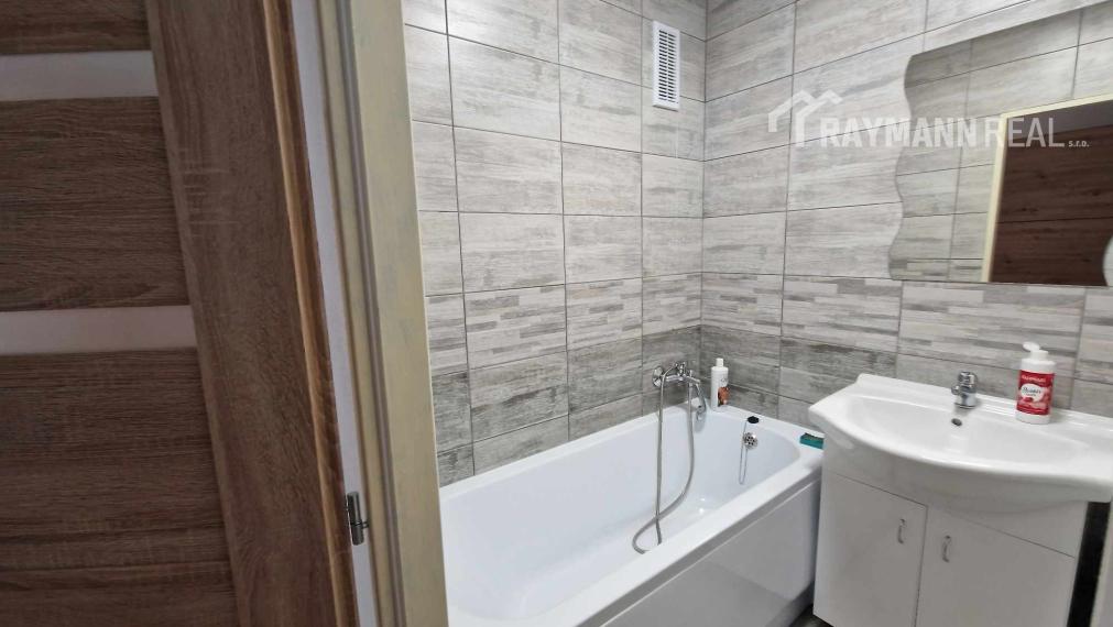 Na prenájom pekný 3-izbový byt na Terase.