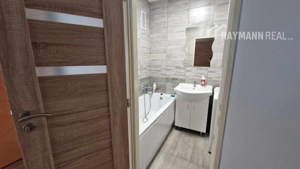 Na prenájom pekný 3-izbový byt na Terase.