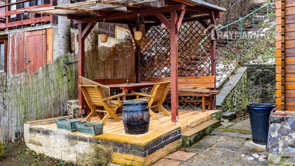 Na predaj rodinná drevená chata v Nižnej Hutke