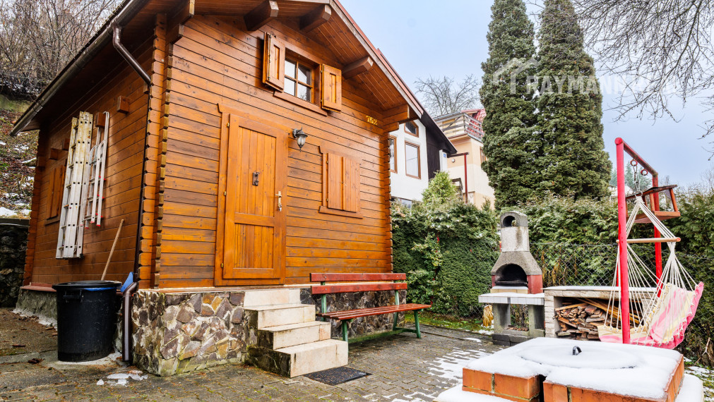 Na predaj rodinná drevená chata v Nižnej Hutke
