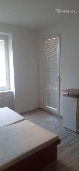 Prenájom  2 izbový byt na Tolstého