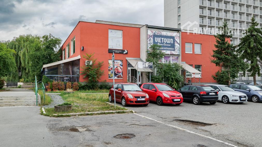 Predaj obchodnej budovy na ulici Trieda SNP v Košiciach na Luníku 1 - Košice Západ