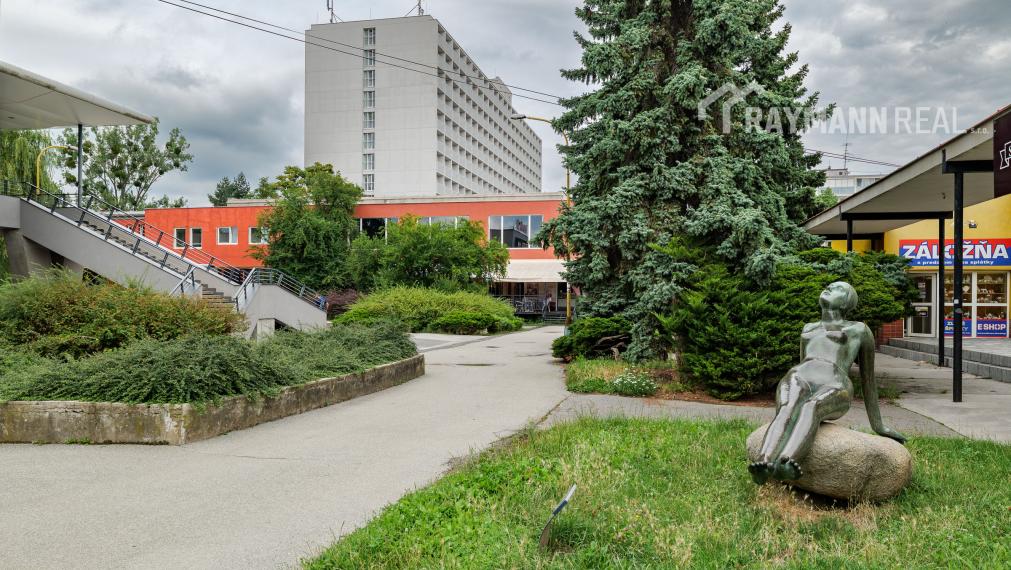 Predaj obchodnej budovy na ulici Trieda SNP v Košiciach na Luníku 1 - Košice Západ