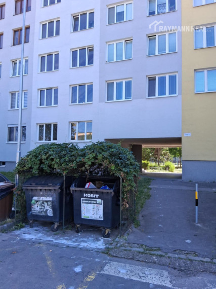 REZERVOVANÝ Na predaj 4-izbový byt Železníky-Juh