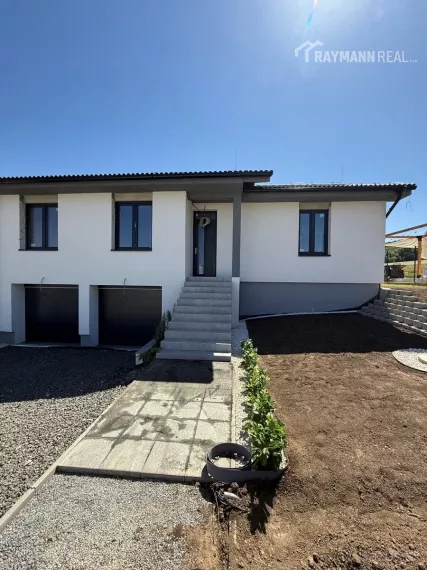 Predaj novostavby  4 izbového rodinného domu s dvojgarážou v Beniakovciach