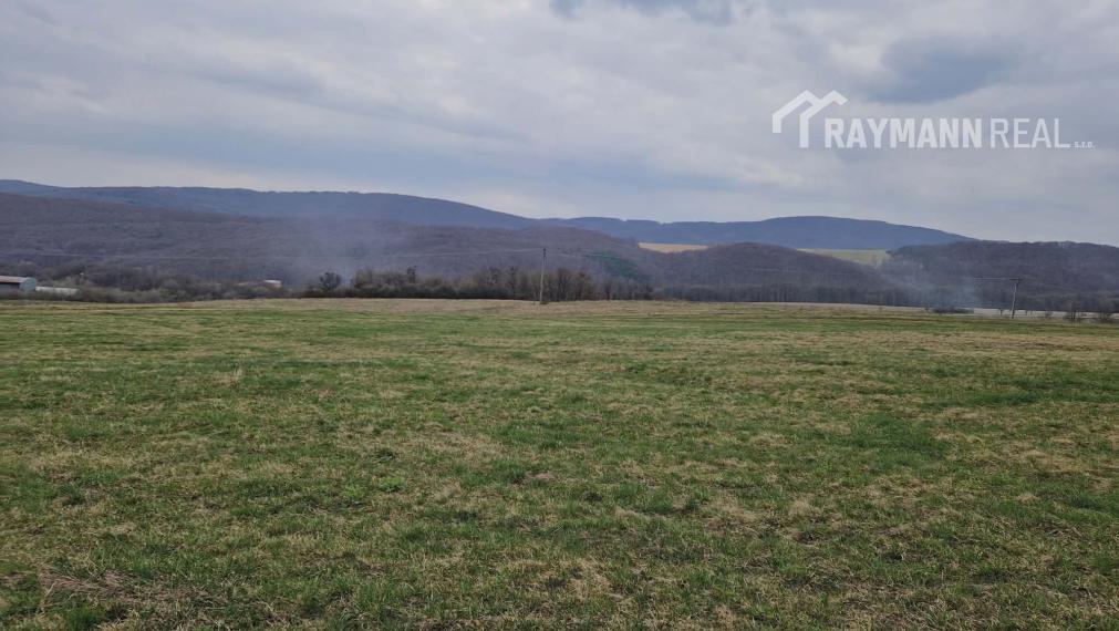 Investičný pozemok v obci Nižný Klátov – 997 m², krásne prostredie