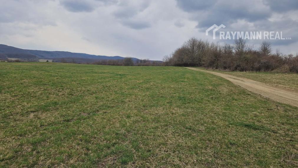 Investičný pozemok v obci Nižný Klátov – 997 m², krásne prostredie