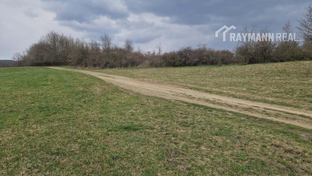 Investičný pozemok v obci Nižný Klátov – 997 m², krásne prostredie