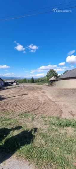 Exkluzívny stavebný pozemok v centre obce Vyšný Lánec.