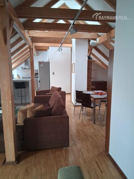 Na prenájom: Luxusný 2-izbový podkrovný byt v centre Košíc – Požiarnická ulica