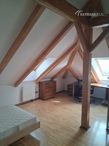 Na prenájom: Luxusný 2-izbový podkrovný byt v centre Košíc – Požiarnická ulica