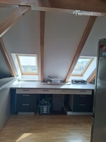 Na prenájom: Luxusný 2-izbový podkrovný byt v centre Košíc – Požiarnická ulica