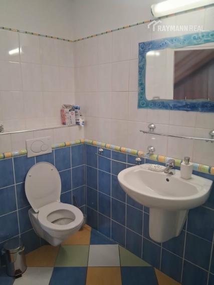 Na prenájom: Luxusný 2-izbový podkrovný byt v centre Košíc – Požiarnická ulica