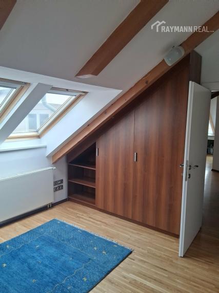 Na prenájom: Luxusný 2-izbový podkrovný byt v centre Košíc – Požiarnická ulica