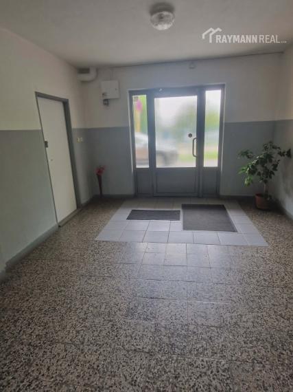 Priestranný 3i byt s loggiou a výhľadom do parku – lokalita Juh pri OC Astória