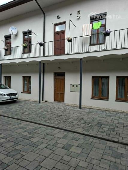 Prenajóm    2 izbového bytu v centre mesta Košice - Námestie osloboditeľov oproti Auparku