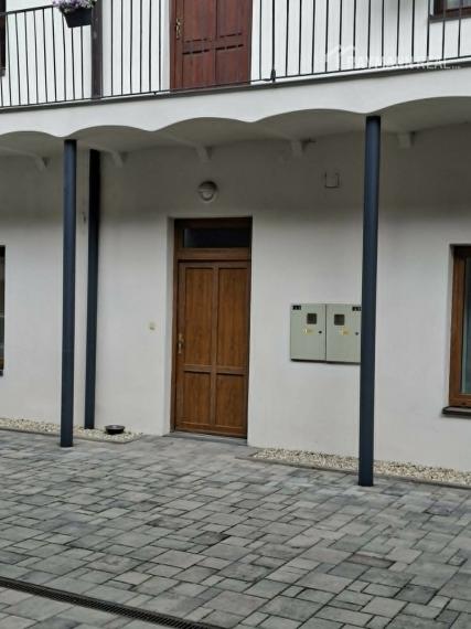 Prenajóm    2 izbového bytu v centre mesta Košice - Námestie osloboditeľov oproti Auparku
