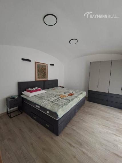 Prenajóm    2 izbového bytu v centre mesta Košice - Námestie osloboditeľov oproti Auparku