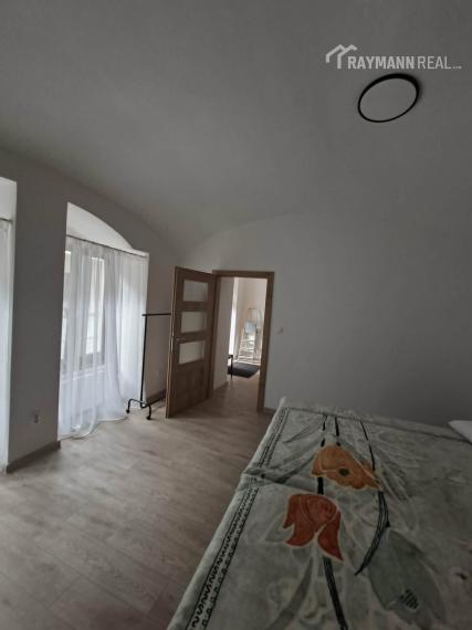 Prenajóm    2 izbového bytu v centre mesta Košice - Námestie osloboditeľov oproti Auparku