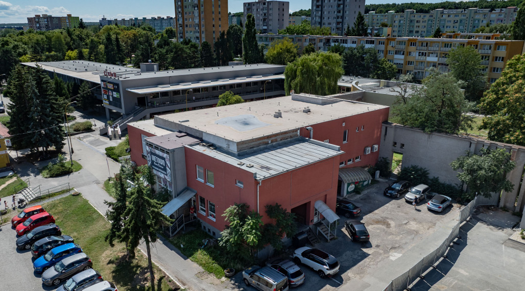 Predaj obchodnej budovy na ulici Trieda SNP v Košiciach na Luníku 1 - Košice Západ