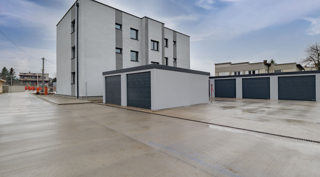 Predaj 5 bytových jednotiek v novoobnovenom tehlovom bytovom dome v obci Ďurďošík v okrese Košice - okolie