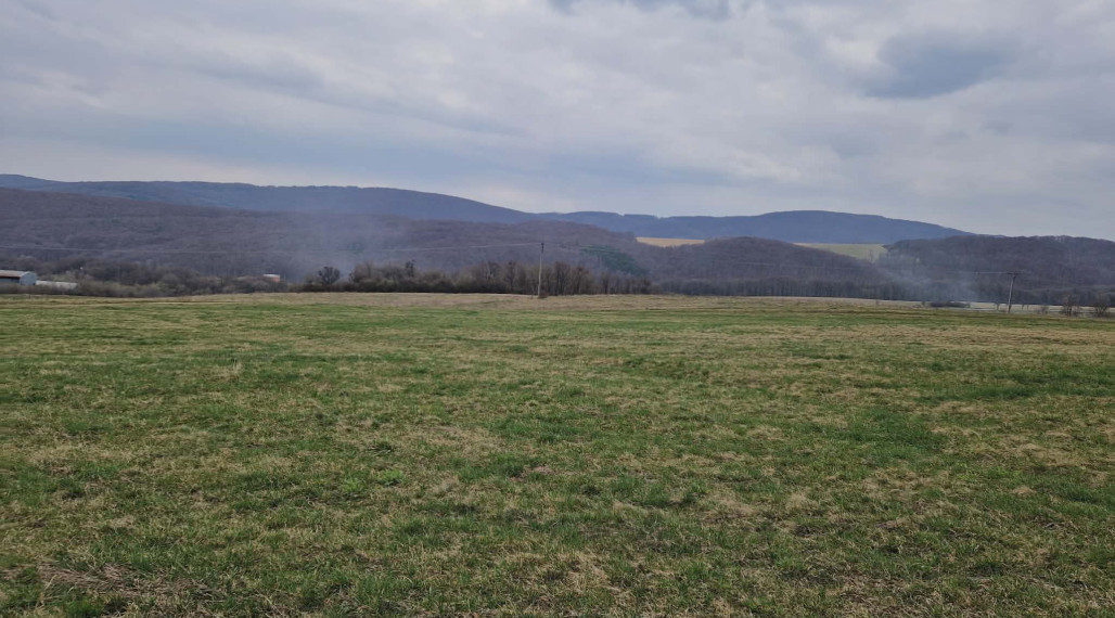 Investičný pozemok v obci Nižný Klátov – 997 m², krásne prostredie