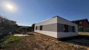 Predaj 4 izbového rodinného bungalovu v obci Rudník - fotografia 1