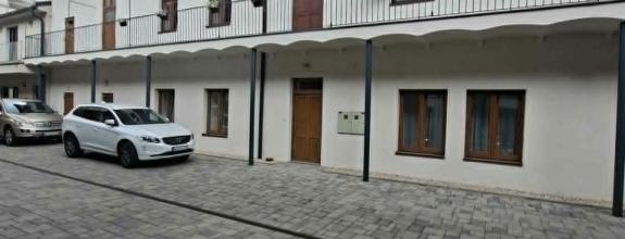 Prenajóm    2 izbového bytu v centre mesta Košice - Námestie osloboditeľov oproti Auparku