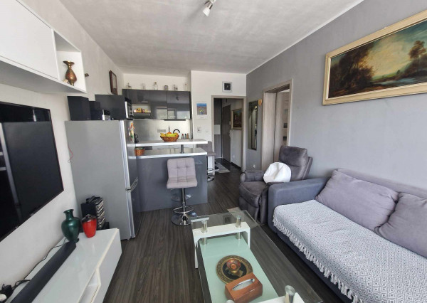 Na prenájom pekný 2-izbový byt Na hore