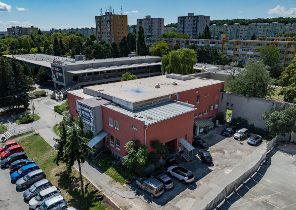 Predaj obchodnej budovy na ulici Trieda SNP v Košiciach na Luníku 1 - Košice Západ