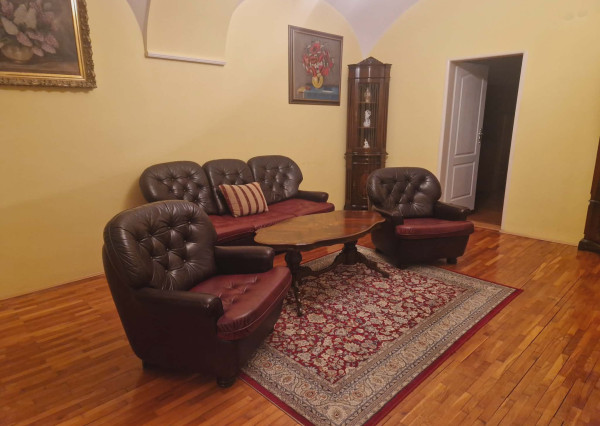 Na prenájom pekný 2-izbový byt v centre Košíc ,ulica Hlavná