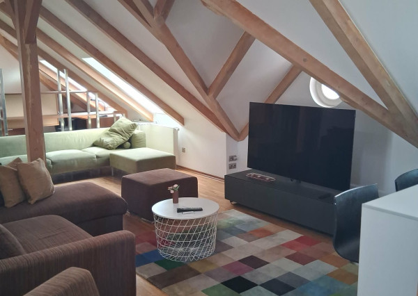 Na prenájom: Luxusný 2-izbový podkrovný byt v centre Košíc – Požiarnická ulica