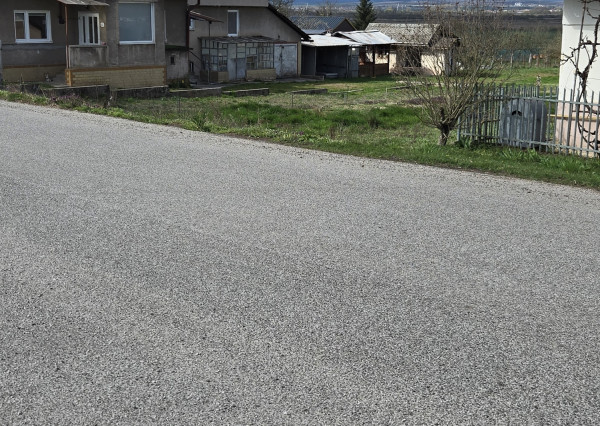 Exkluzívny stavebný pozemok v centre obce Vyšný Lánec.