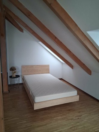 Na prenájom: Luxusný 2-izbový podkrovný byt v centre Košíc – Požiarnická ulica - fotografia 5