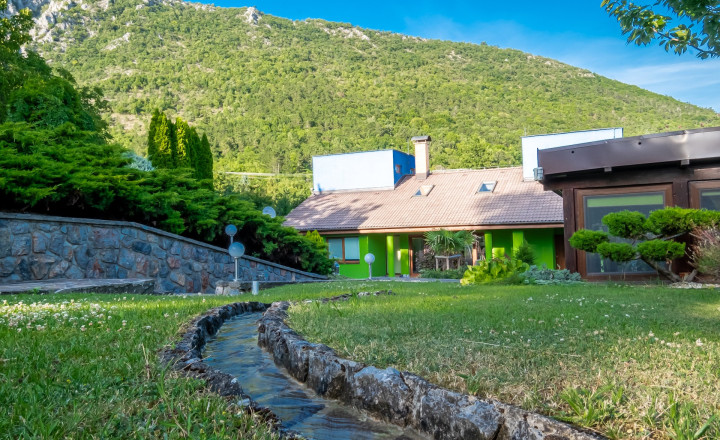 Predaj novostavby luxusnej rezidencie v obci Zádiel - fotografia 5