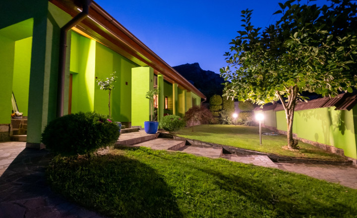Predaj novostavby luxusnej rezidencie v obci Zádiel - fotografia 8