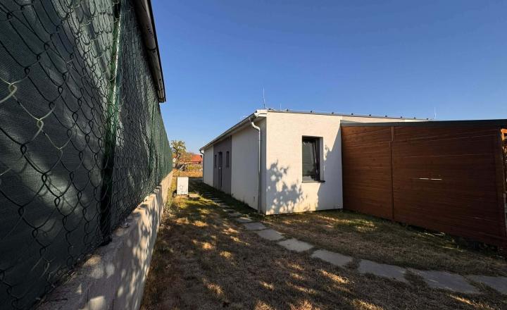 Predaj 4 izbového rodinného bungalovu v obci Rudník - fotografia 22