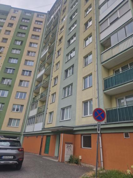 Priestranný 3i byt s loggiou a výhľadom do parku – lokalita Juh pri OC Astória
