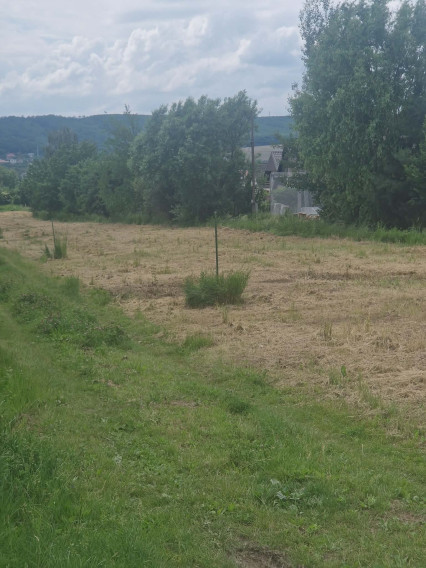 Na predaj pozemok v Rozhanovciach