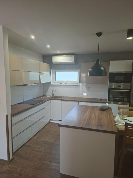 Ponúkam na predaj Novostavbu -bungalov Krásna- Na Hore
